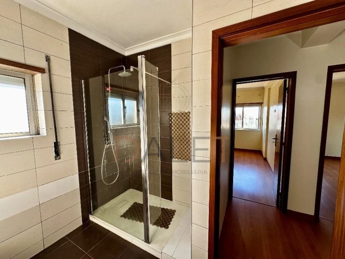 Apartamento T2 para Venda em Queluz e Belas Foto 26