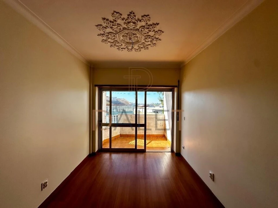 Apartamento T2 para Venda em Queluz e Belas Foto 9