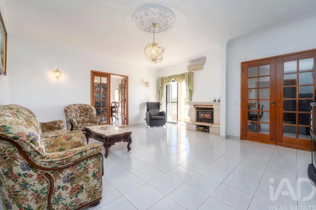 Moradia T7 para Venda em Montenegro Foto 25