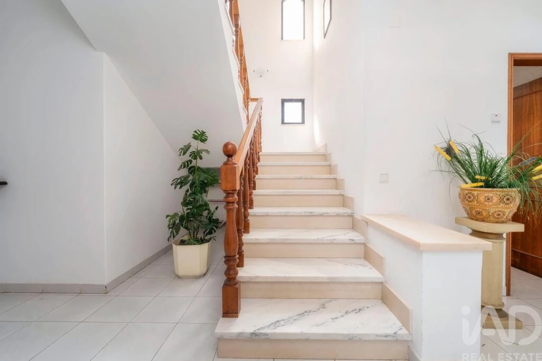 Moradia T7 para Venda em Montenegro Foto 13