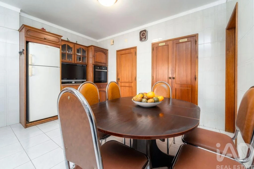 Moradia T7 para Venda em Montenegro Foto 18