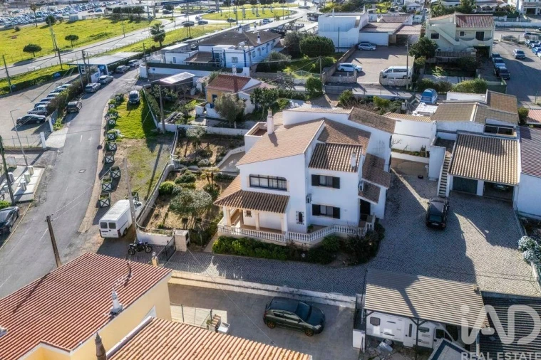 Moradia T7 para Venda em Montenegro Foto 37