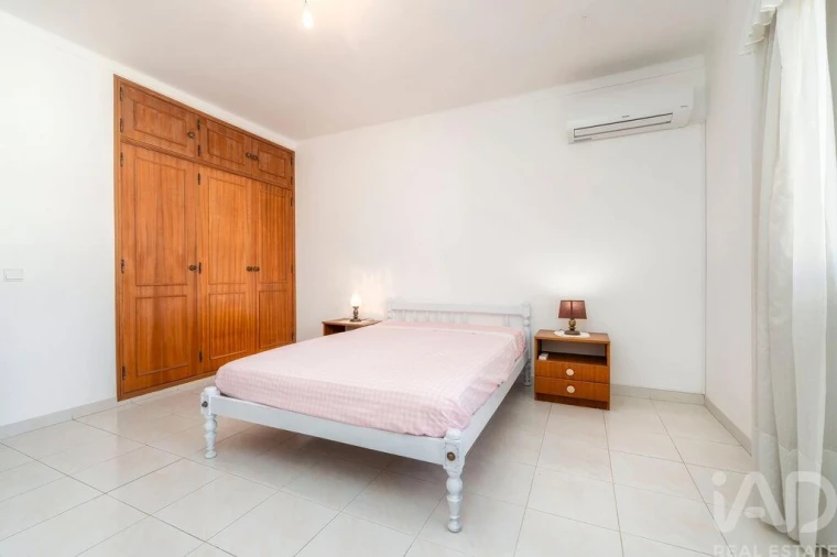 Moradia T7 para Venda em Montenegro Foto 36