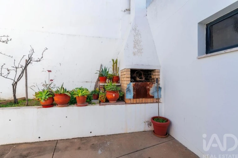 Moradia T7 para Venda em Montenegro Foto 6