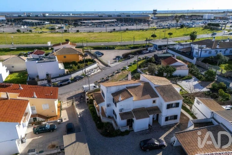 Moradia T7 para Venda em Montenegro Foto 39