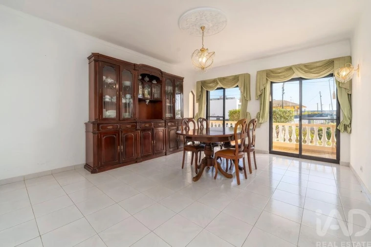 Moradia T7 para Venda em Montenegro Foto 22