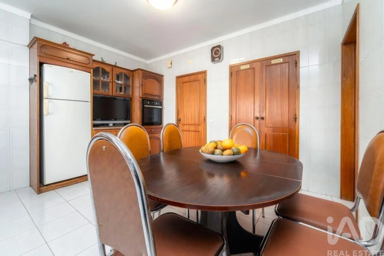 Moradia T7 para Venda em Montenegro Foto 18