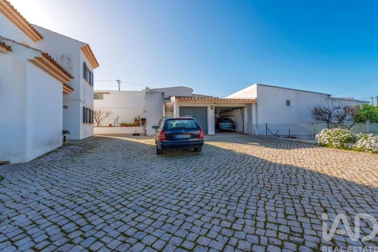 Moradia T7 para Venda em Montenegro Foto 5