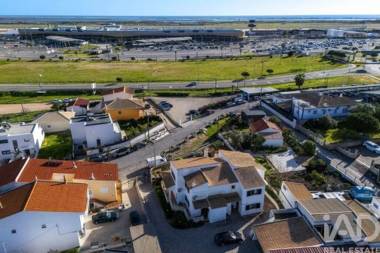 Moradia T7 para Venda em Montenegro Foto 9