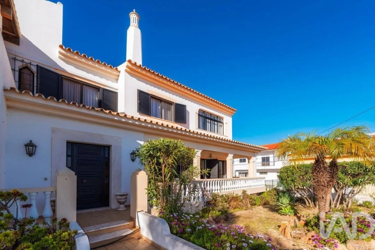 Moradia T7 para Venda em Montenegro Foto 2