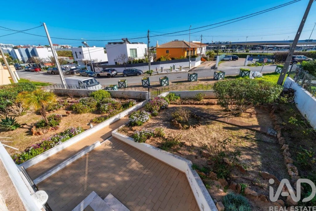 Moradia T7 para Venda em Montenegro Foto 40