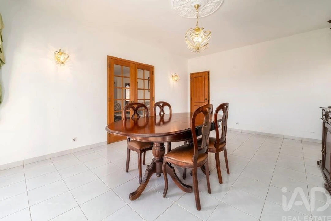 Moradia T7 para Venda em Montenegro Foto 23