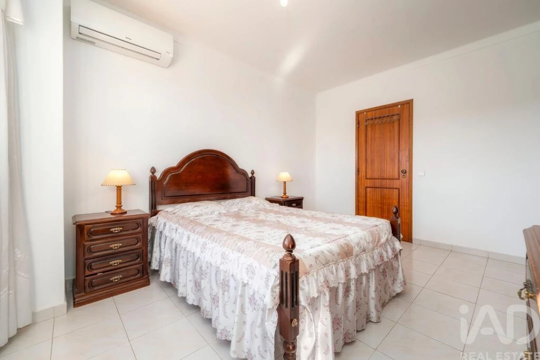 Moradia T7 para Venda em Montenegro Foto 32