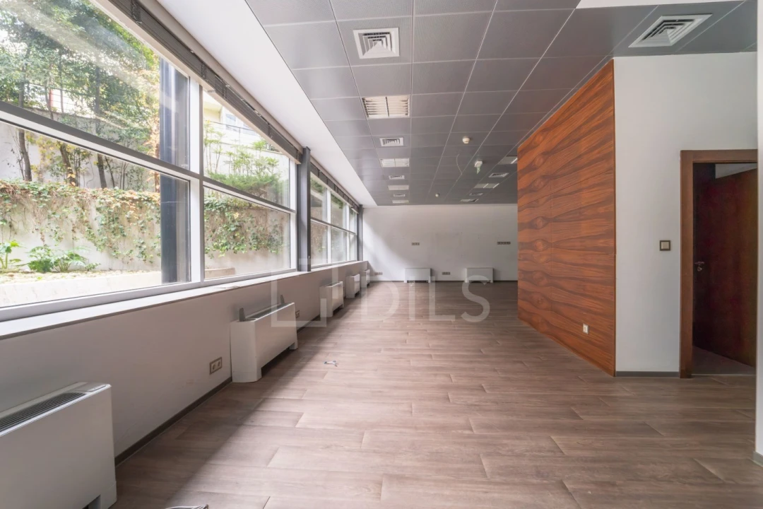 Escritório para Arrendamento em Lordelo do Ouro e Massarelos Foto 11