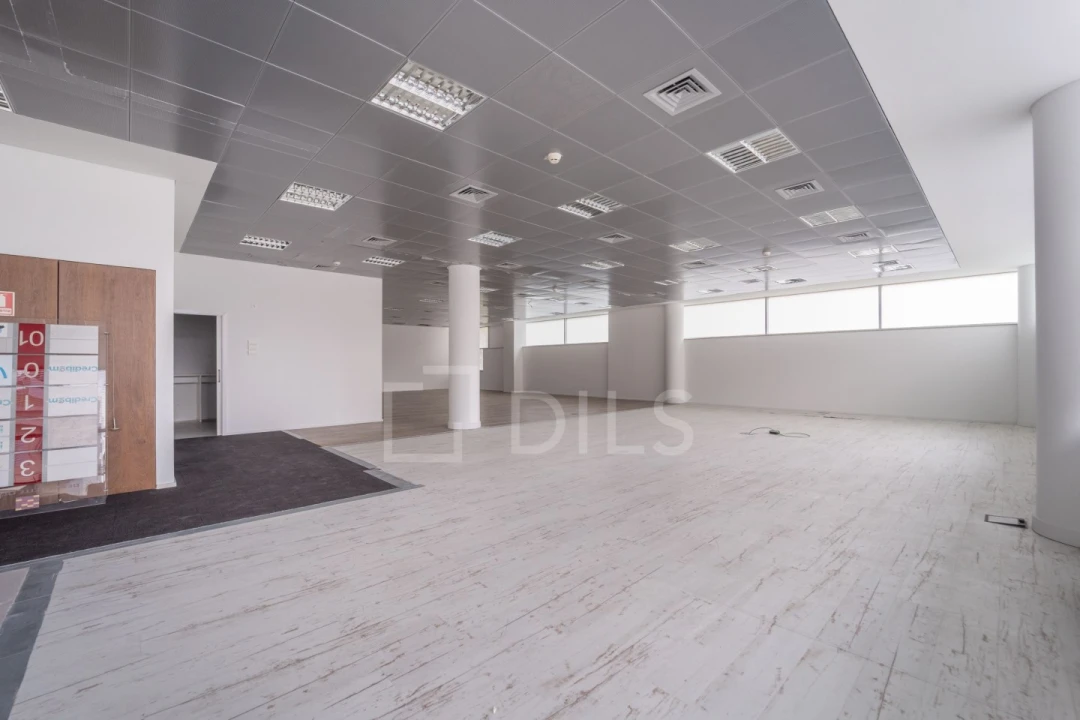 Escritório para Arrendamento em Lordelo do Ouro e Massarelos Foto 2