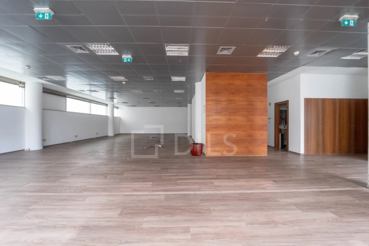 Escritório para Arrendamento em Lordelo do Ouro e Massarelos Foto 8