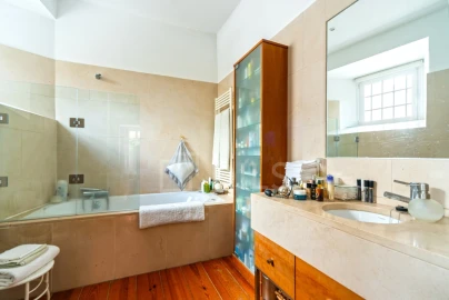 Apartamento T4 para Venda em Santa Maria Maior