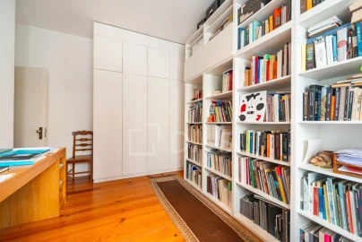 Apartamento T4 para Venda em Santa Maria Maior