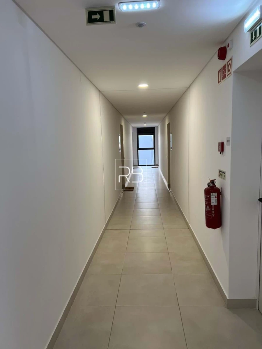 Apartamento T1 para Venda em Portimão Foto 8