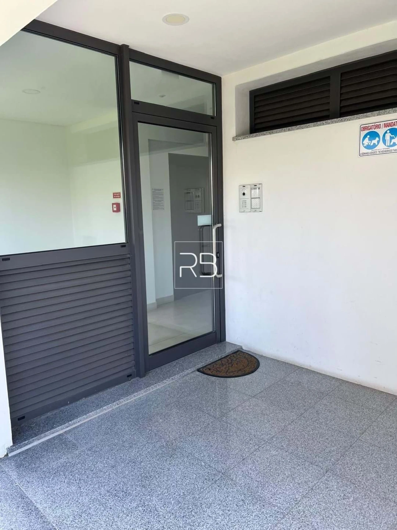 Apartamento T1 para Venda em Portimão Foto 6