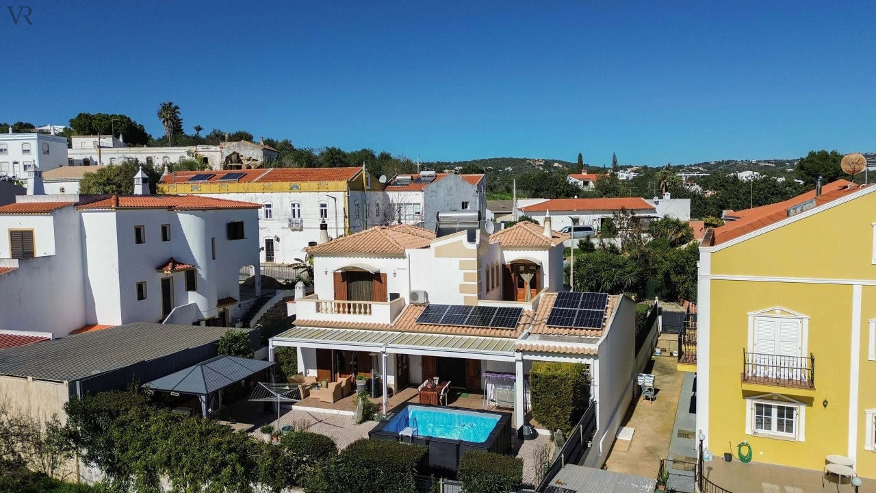 Moradia T4 para Venda em Boliqueime Foto 1