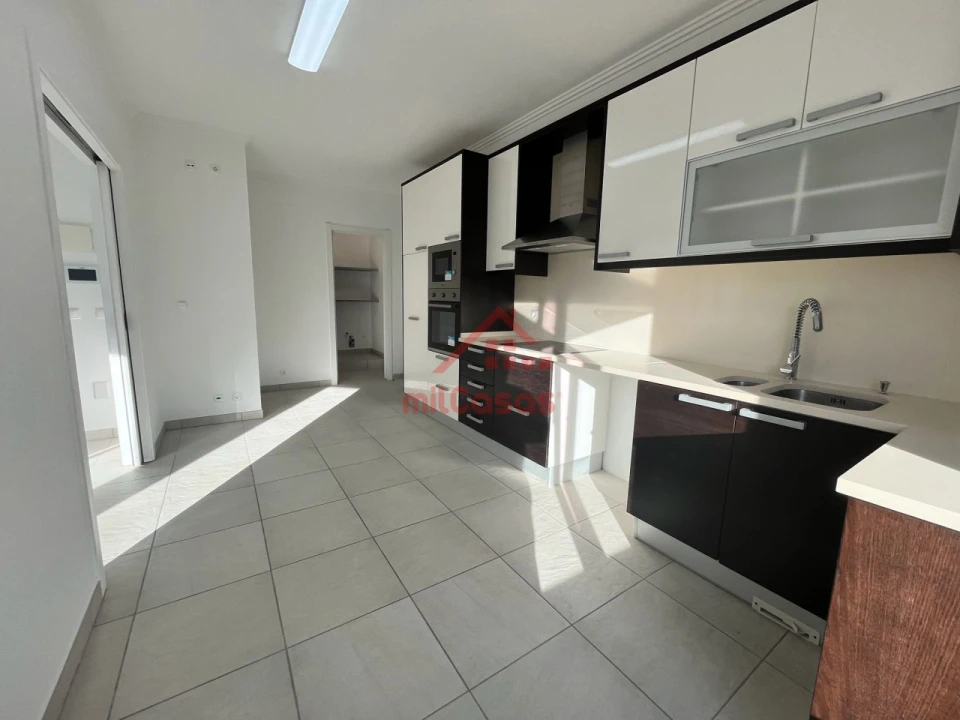 Moradia T4 para Venda em Ericeira Foto 7