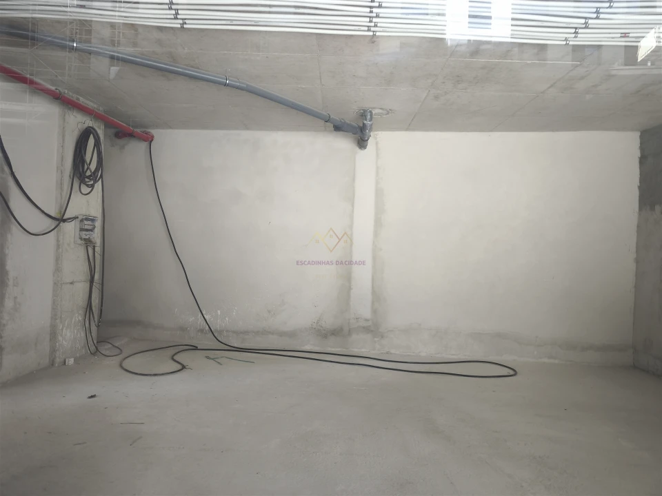 Loja para Venda em Carnaxide e Queijas Foto 9