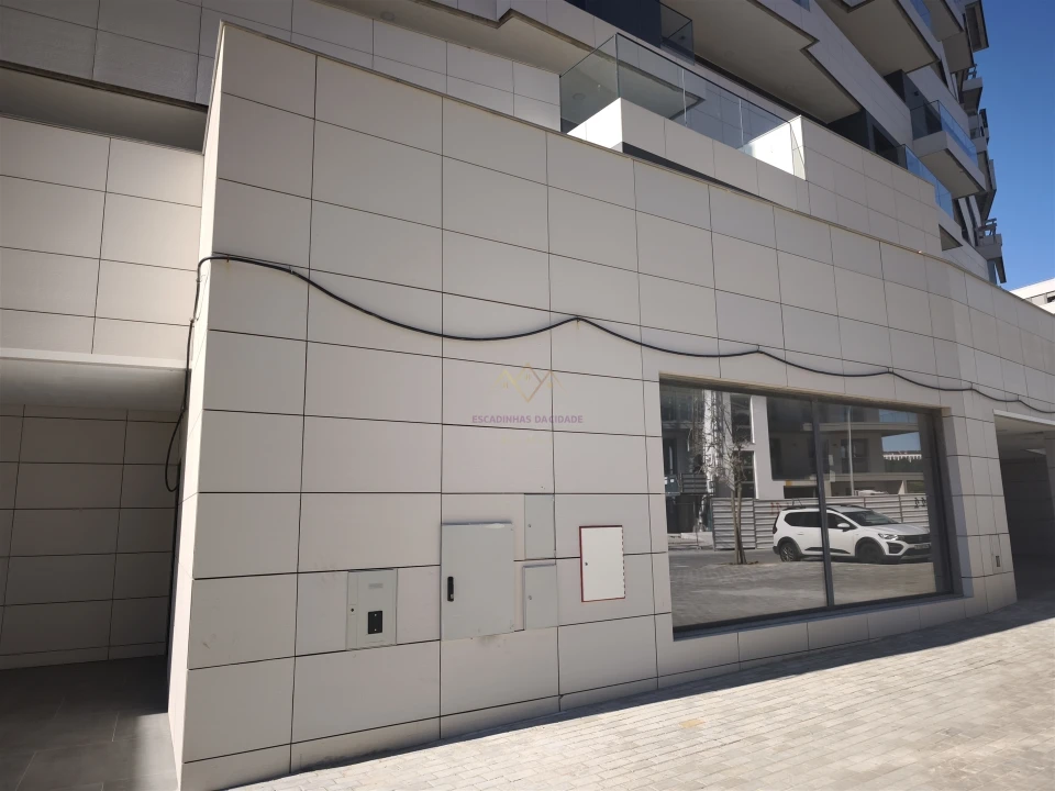 Loja para Venda em Carnaxide e Queijas Foto 2