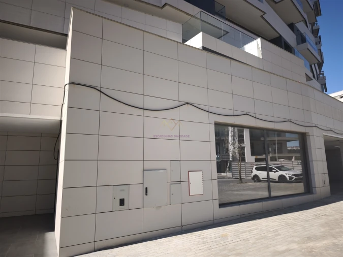 Loja para Venda em Carnaxide e Queijas Foto 2