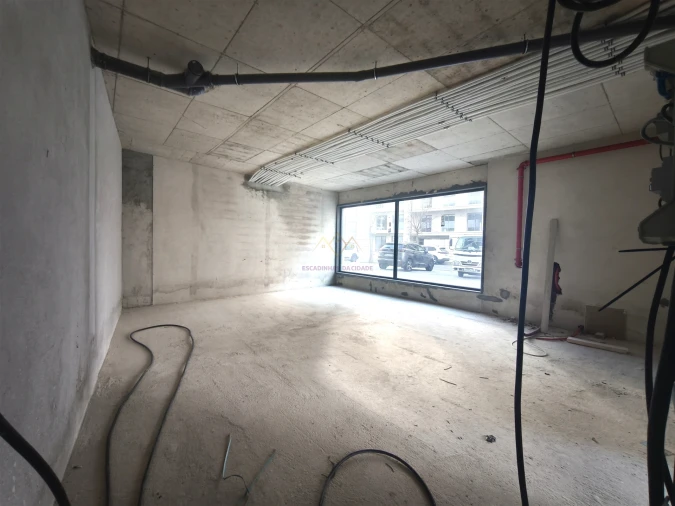 Loja para Venda em Carnaxide e Queijas Foto 3