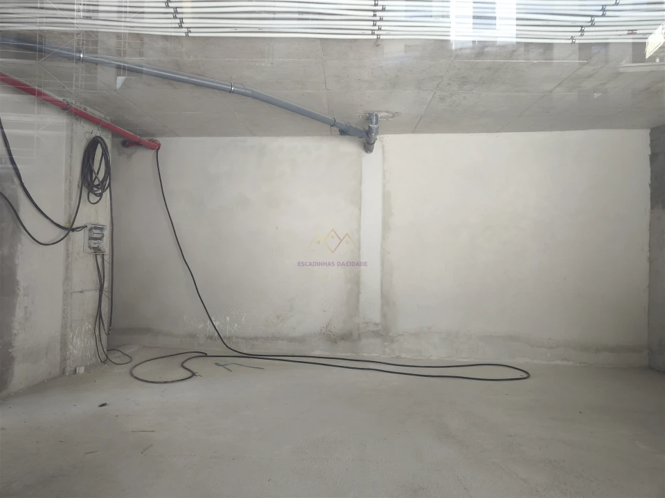 Loja para Venda em Carnaxide e Queijas Foto 10