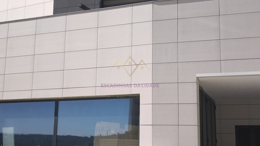 Loja para Venda em Carnaxide e Queijas