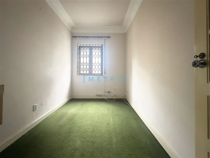 Moradia T4 para Venda em Paranhos Foto 2