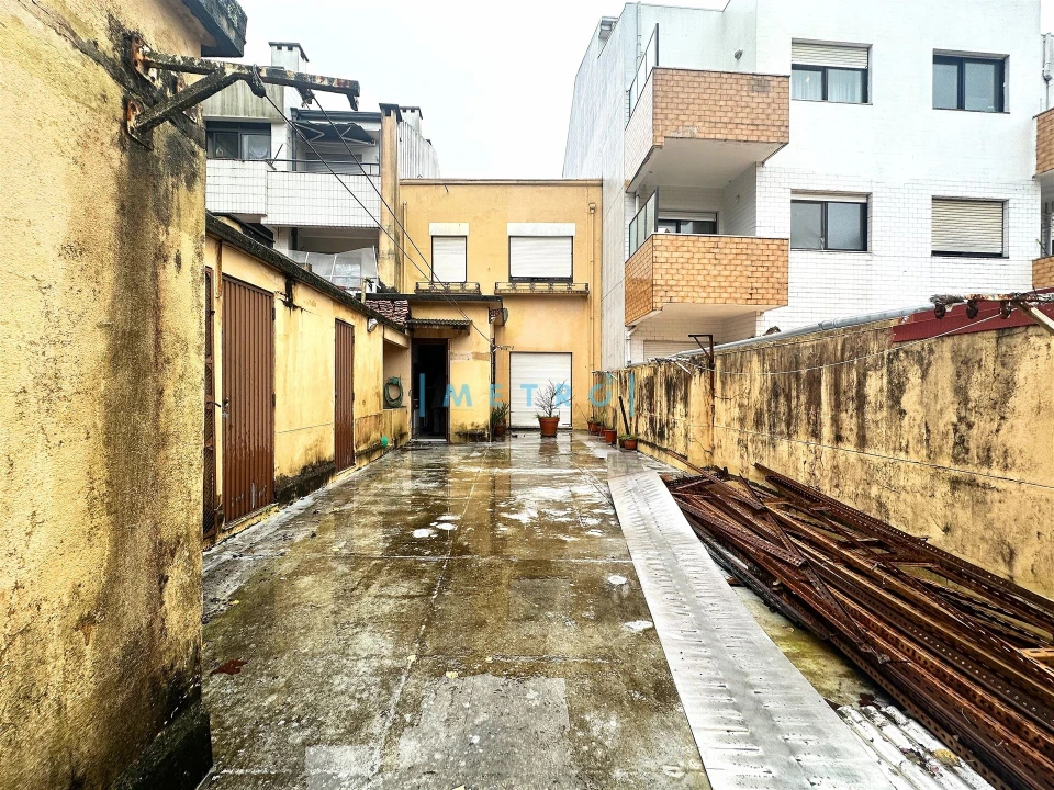 Moradia T4 para Venda em Paranhos Foto 9