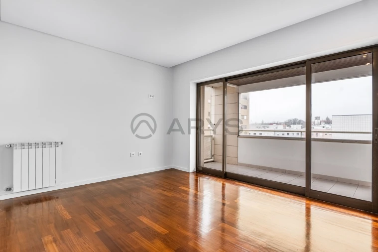 Apartamento T3 para Venda em Braga (Maximinos, Sé e Cividade) Foto 15