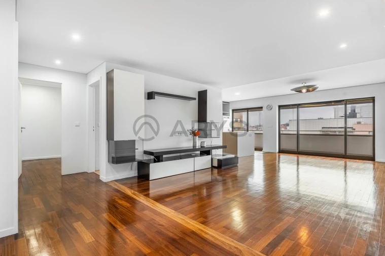 Apartamento T3 para Venda em Braga (Maximinos, Sé e Cividade)