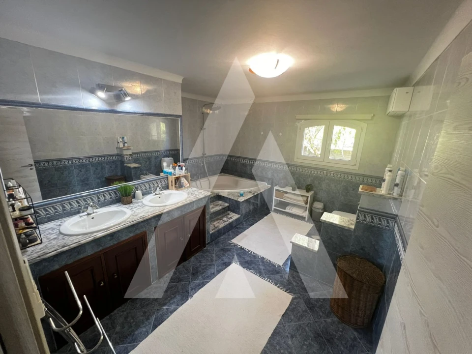 Moradia T4 para Venda em Oliveirinha Foto 27