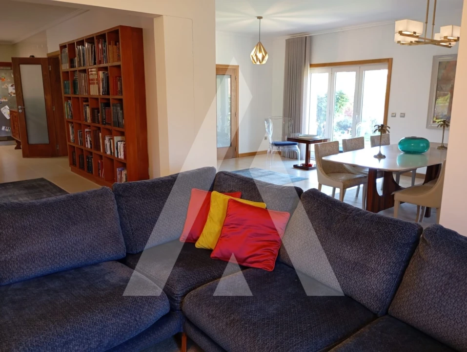 Moradia T6 para Venda em Palhaça Foto 4