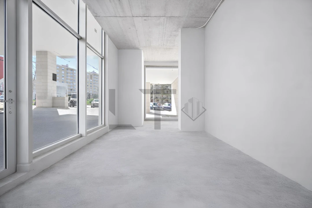 Loja para Arrendamento em Lumiar Foto 11