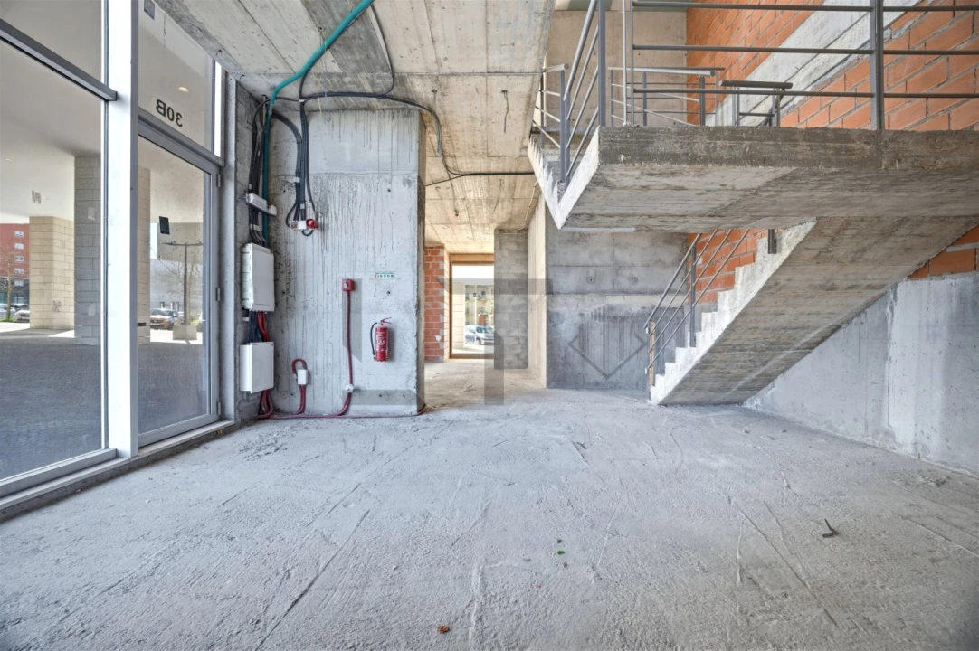 Loja para Arrendamento em Lumiar Foto 12