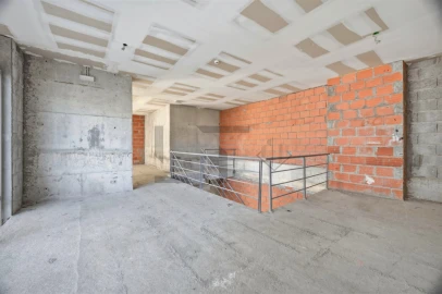 Loja para Arrendamento em Lumiar