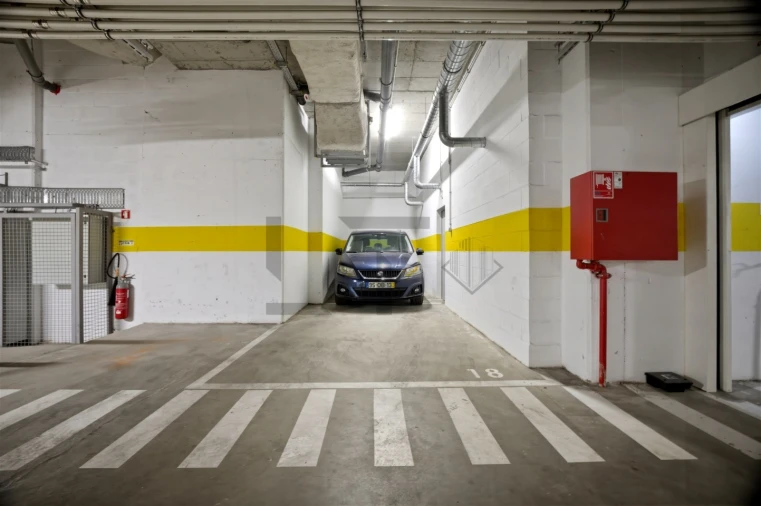 Loja para Arrendamento em Lumiar Foto 14