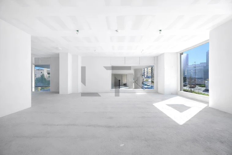 Loja para Arrendamento em Lumiar Foto 3