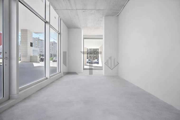 Loja para Arrendamento em Lumiar Foto 11