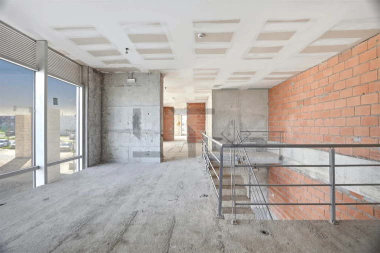 Loja para Arrendamento em Lumiar Foto 8