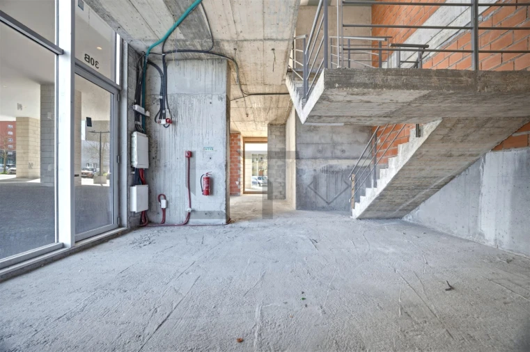 Loja para Arrendamento em Lumiar Foto 12