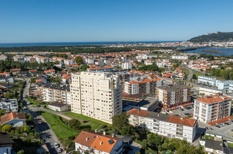 Apartamento T2 para Venda em Darque Foto 6