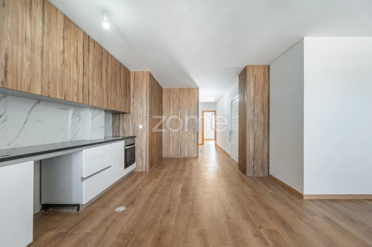 Apartamento T2 para Venda em Darque Foto 2