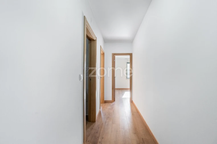 Apartamento T2 para Venda em Darque Foto 12