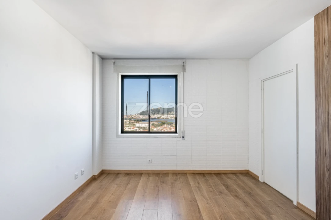 Apartamento T2 para Venda em Darque Foto 11
